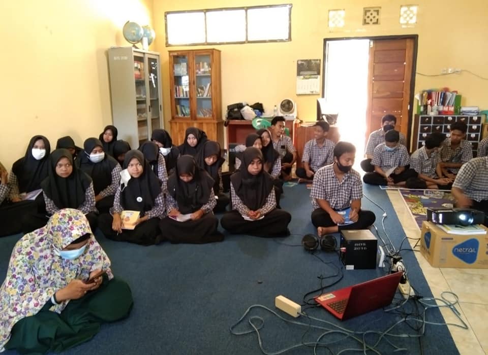 SMAN 2 TALIWANG MENGIKUTI BULAN BAHASA DAN SASTRA