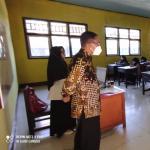 SMA Negeri 2 Taliwang Melaksanakan Penilaian AKhir Tahun (PAT) Berbasis Smartphone