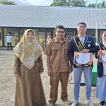 SMAN 2 Taliwang Melaksanakan UPACARA DAN PEMBERIAN APRESIASI KEPADA SISWA-SISWI BERPRESTASI.